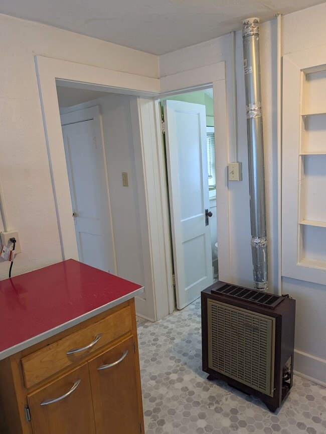Building Photo - $750 - 1 Bedroom 1 Bath Duplex - Right in the Heart of Downtown Rapid City!