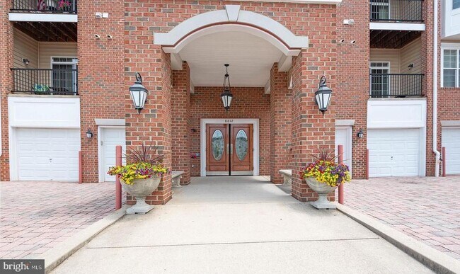 Building Photo - 8612 Fluttering Leaf Tr