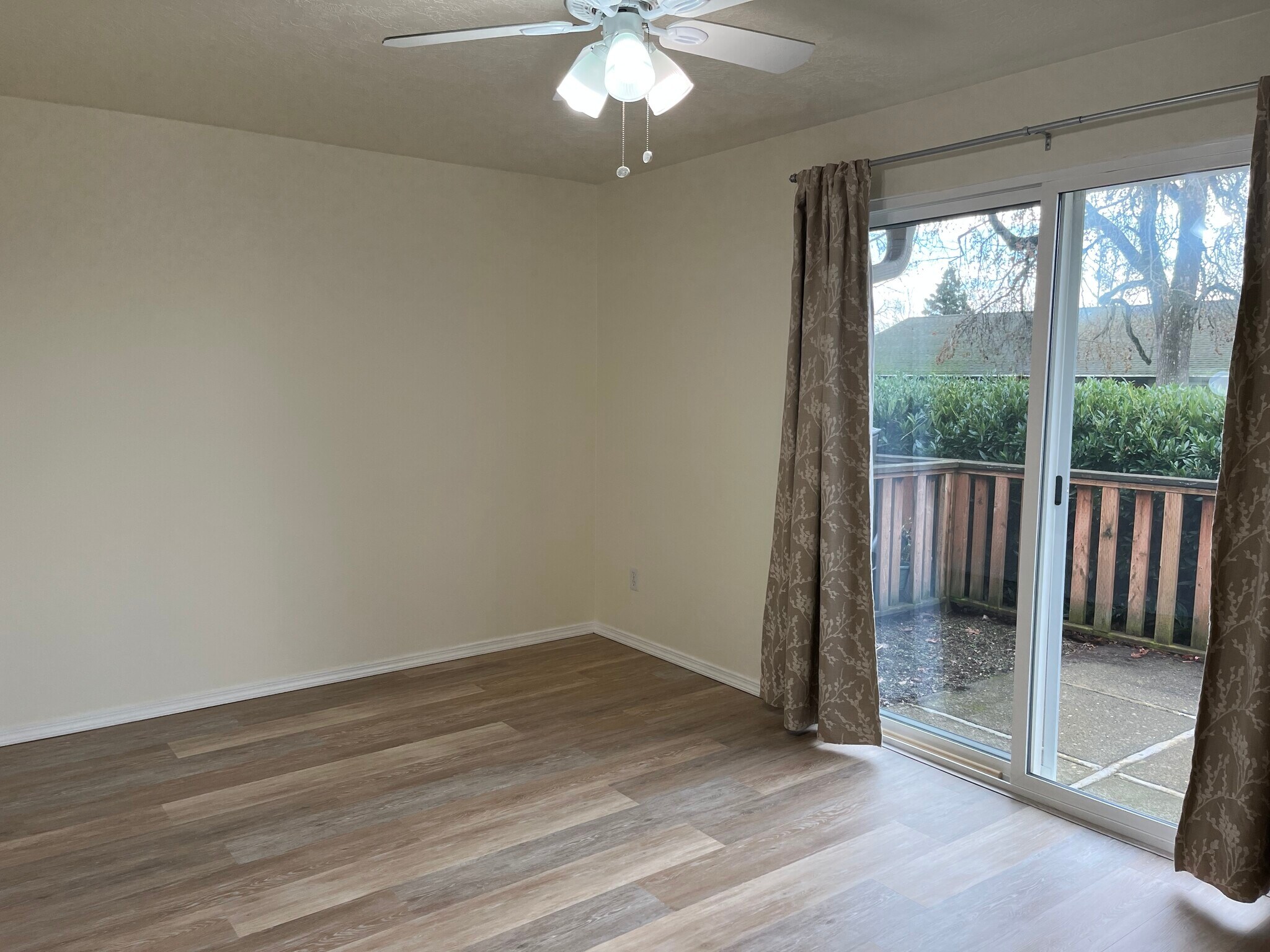 Dining room - 65 NE 19th St