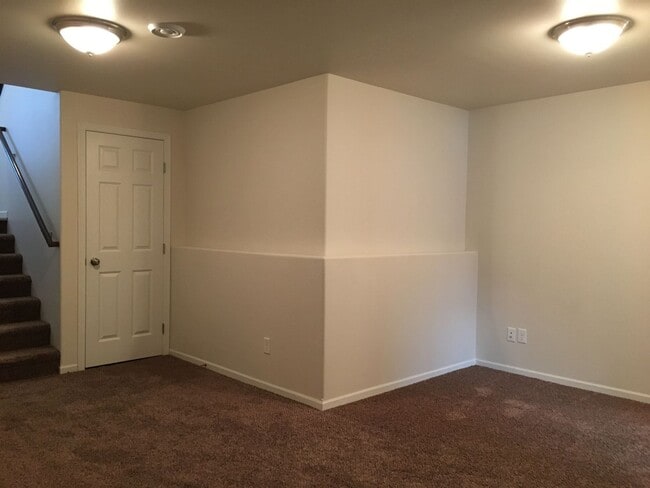 Building Photo - 3 Bed 2 Bath Twin Home