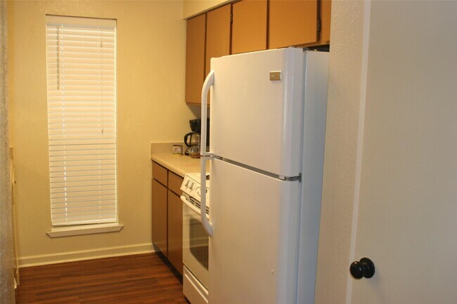 Building Photo - 16303 Lyons School Rd