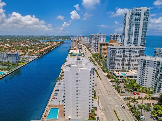 Building Photo - 3000 S Ocean Dr