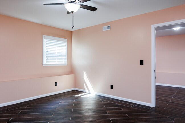 Building Photo - 206 Maumee Ct