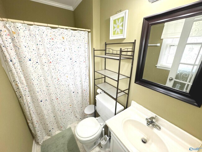 Building Photo - 1409 N Houston St