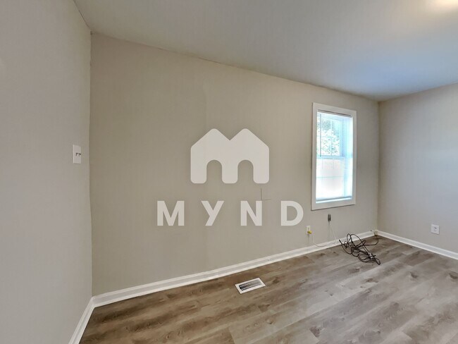 Building Photo - 1600 Poole Rd Unit A