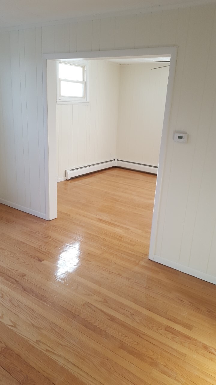 Building Photo - 12 Coventry Ave