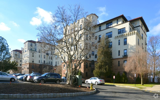 Building Photo - Wykagyl Garden Apartments