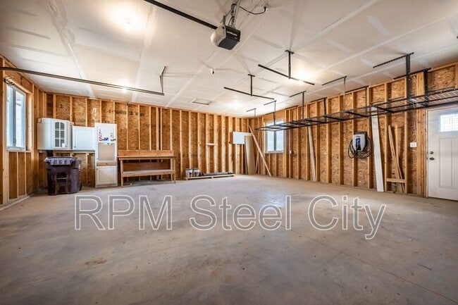 Building Photo - 868 E Sandusky Dr