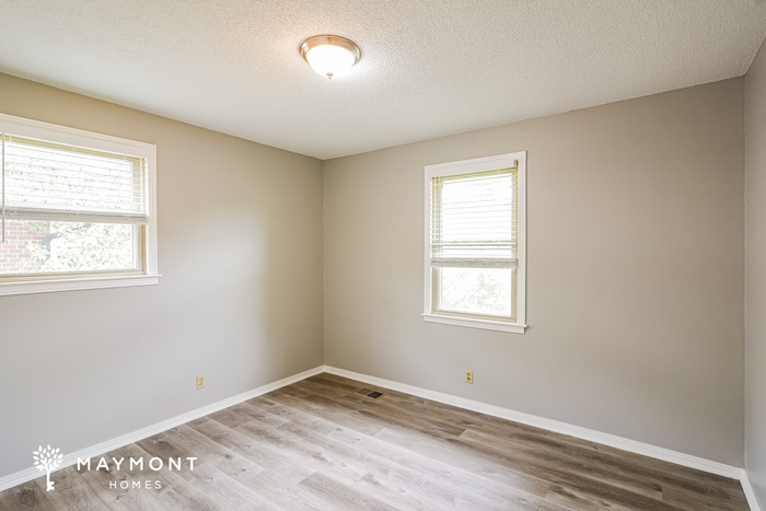 Building Photo - 127 Evergreen Cir