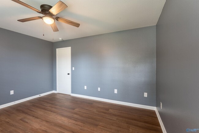 Building Photo - 2401 Bell Manor Dr SW