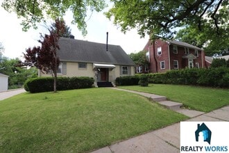 Building Photo - Charming 5 bed House!