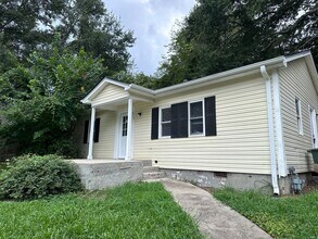 Building Photo - Renovated 3 Bedroom in Loray Mill Historic...