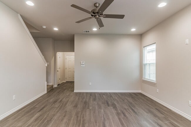 Building Photo - 106 Peruna Dr