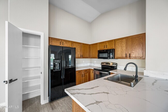 Building Photo - 10614 W Crimson Ln