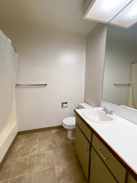 Building Photo - 2026 SW Carolina St