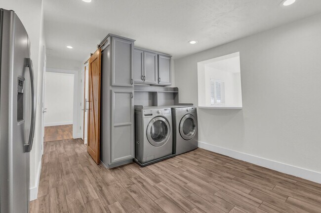 Building Photo - Beautiful 3 Bedroom Rambler Near Hill AFB with RV Parking