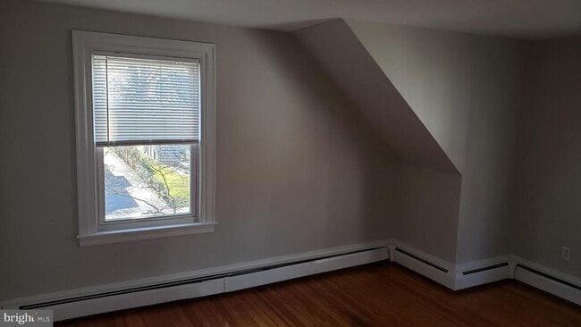 Building Photo - 555 Barrett Ave