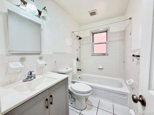 Building Photo - 20-14 College Point Blvd