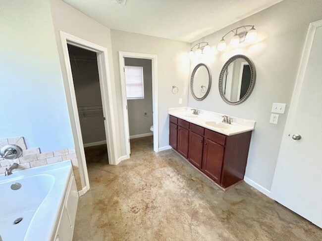 Building Photo - 1523 Jordan Rd