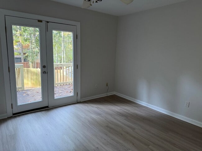 Building Photo - 203 Parkbrook Cir