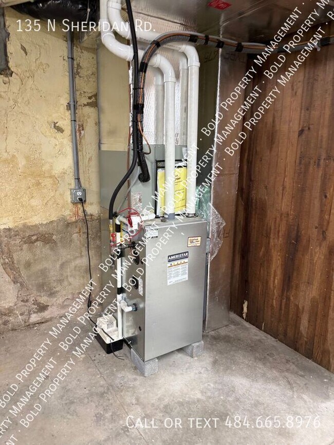 Building Photo - 135 N Sheridan Rd