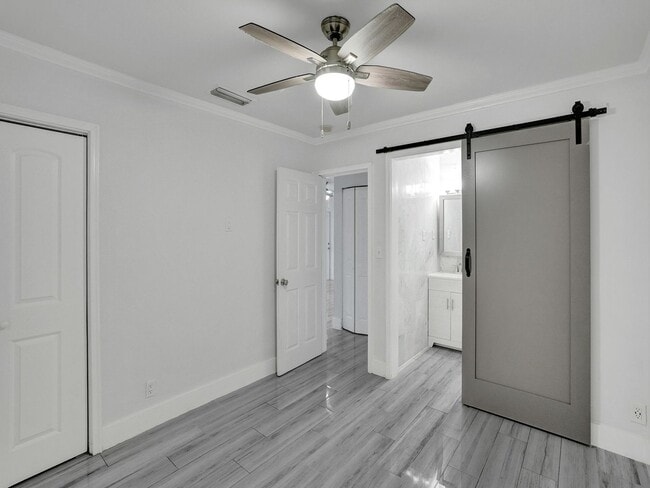 Building Photo - Gorgeous New 3 bedroom 2  bath - one Story home in Oakland Park