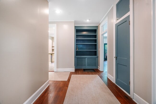 Building Photo - 1253 Magnolia Curve