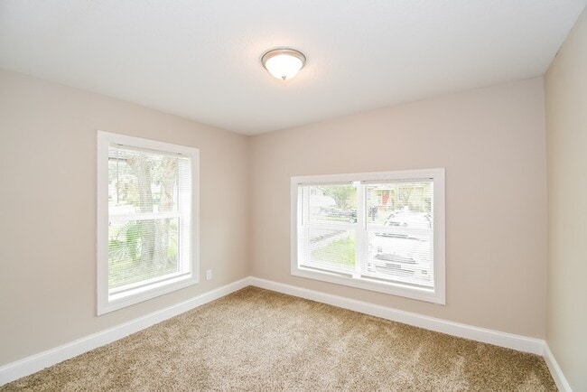 Building Photo - 1762 Orlando Cir N