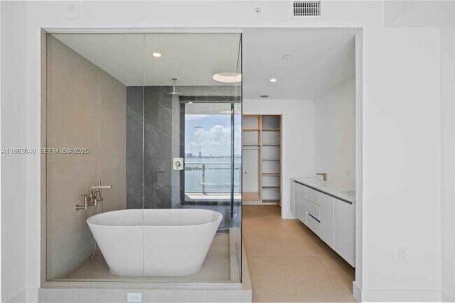 Building Photo - Northeast 24th Street, Miami, FL 33137 - 3 BR 3 BA condo