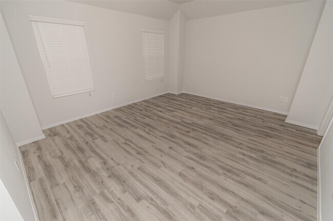 Building Photo - 9108 Yellow Rose Dr