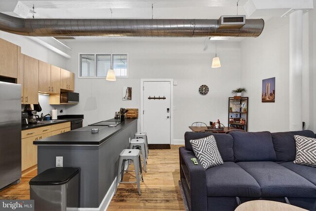 Building Photo - 200 Lincoln Ave