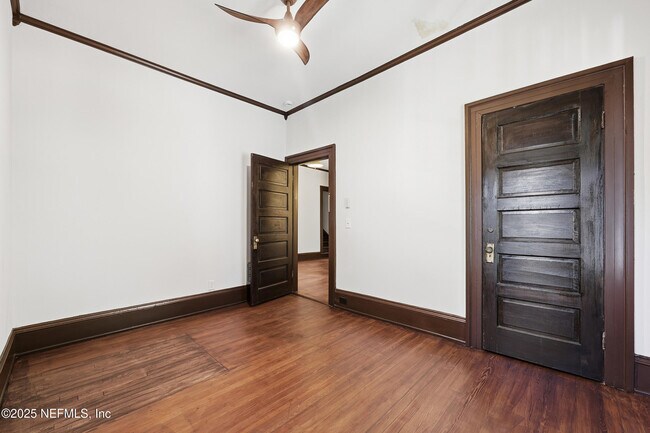 Building Photo - 2979 St Johns Ave