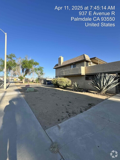 Building Photo - 937 E Ave R