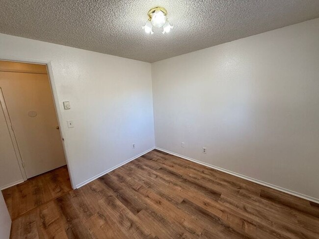 Building Photo - 2780 Ladd Ave NE