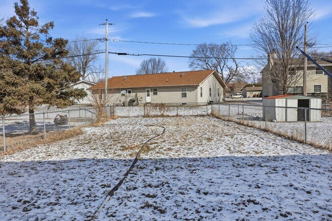 Building Photo - 836/840 Greenwood Court