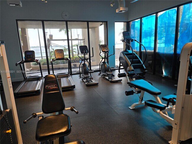 Building Photo - 11113 Biscayne Blvd