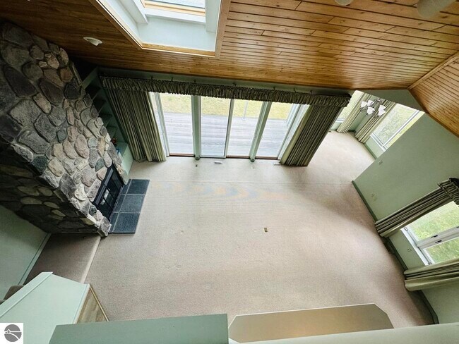 Building Photo - 776 N Yacht Club Dr