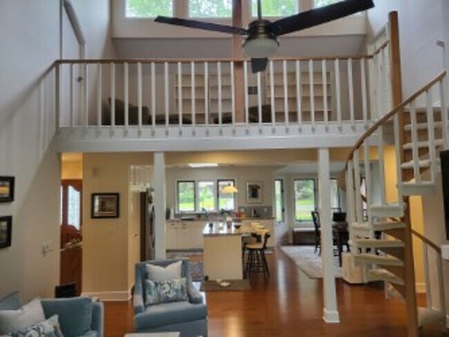 Building Photo - MOSS CREEK - Fairlawn Ct.