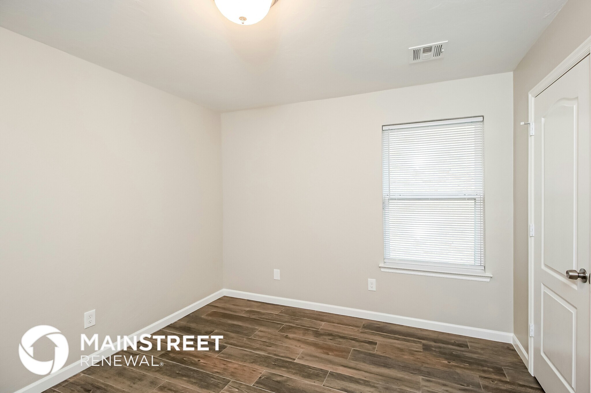 Building Photo - 7108 Meadow Lake Dr