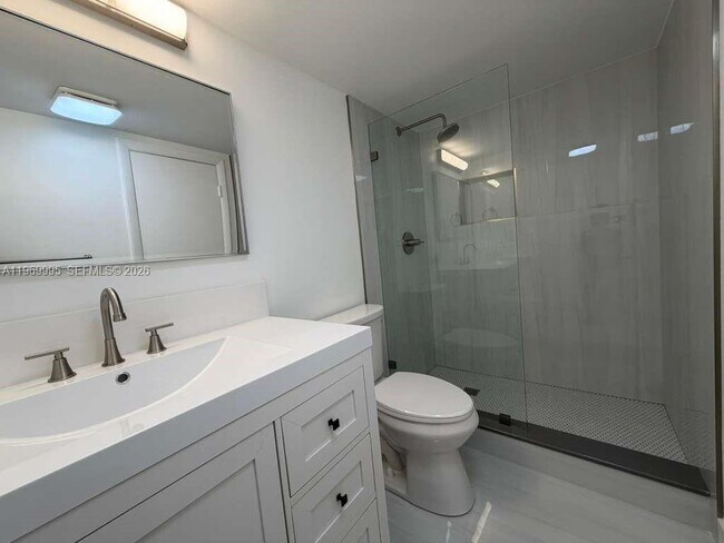 Building Photo - 301 SE 3rd St