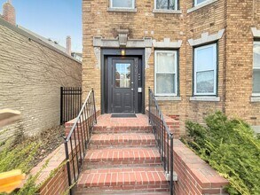 Building Photo - 595 Centre St