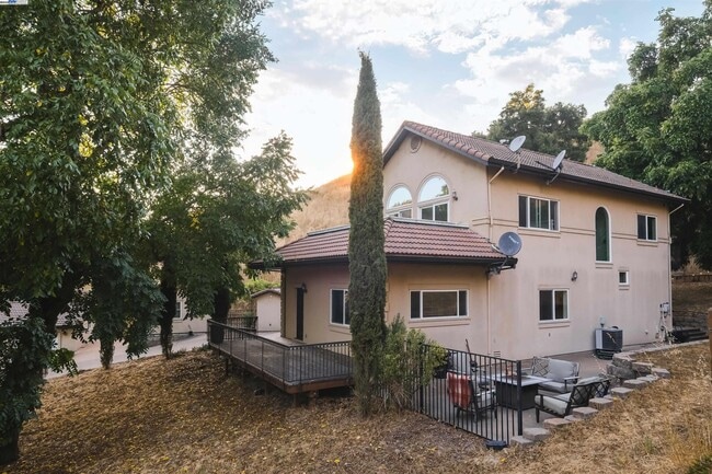 Building Photo - 5700 Alhambra Valley Rd