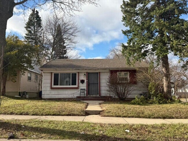 Building Photo - 5733 W Custer Ave