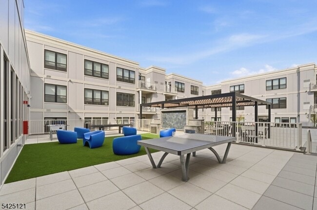 Building Photo - 14 Ward St