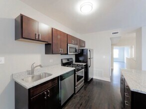 Building Photo - 3249 N Damen Ave