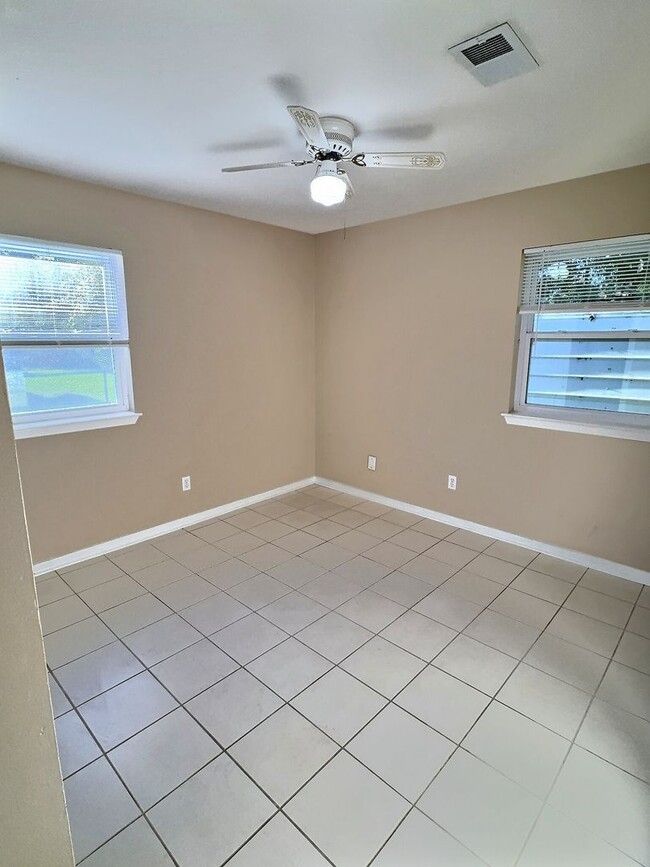 Building Photo - 3 Bedroom 1.5 Bathroom home in Ocean Springs School District