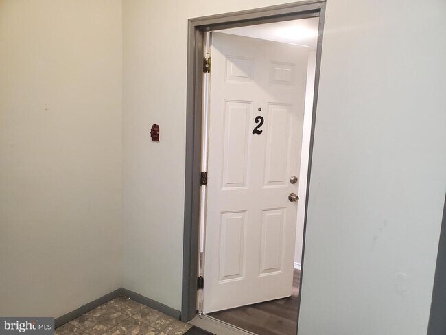 Building Photo - 2026 Mt Royal Terrace