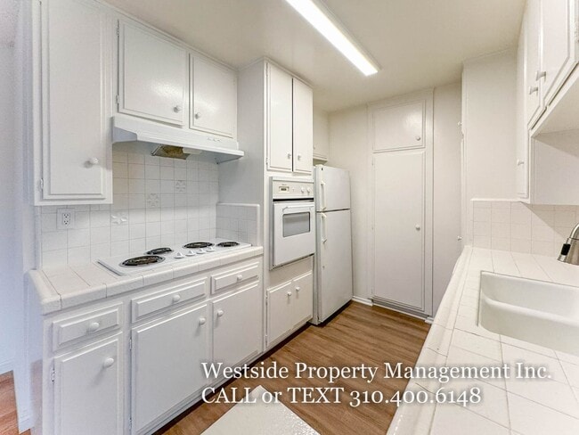 Building Photo - 645 Westmount Dr