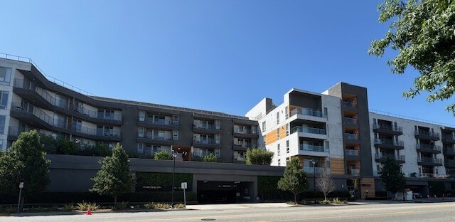 Building Photo - 3415 W Alameda Ave