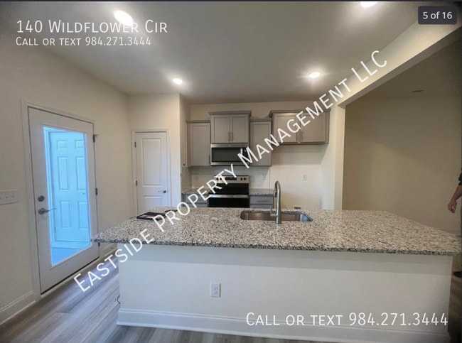 Building Photo - 140 Wildflower Cir